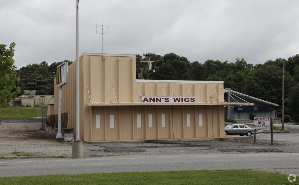 820 Wo Ezell Blvd, Spartanburg, SC for sale - Building Photo - Image 2 of 2