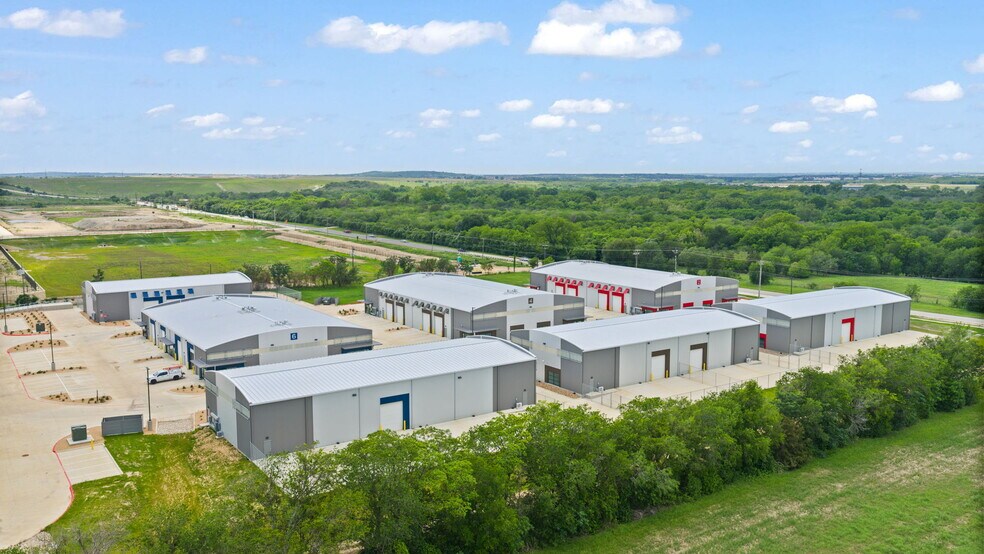 5601 FM 973, Del Valle, TX à louer - Photo du bâtiment - Image 3 de 33