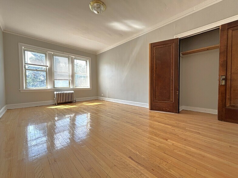 6820 S Michigan Ave, Chicago, IL à vendre - Photo du bâtiment - Image 2 de 4