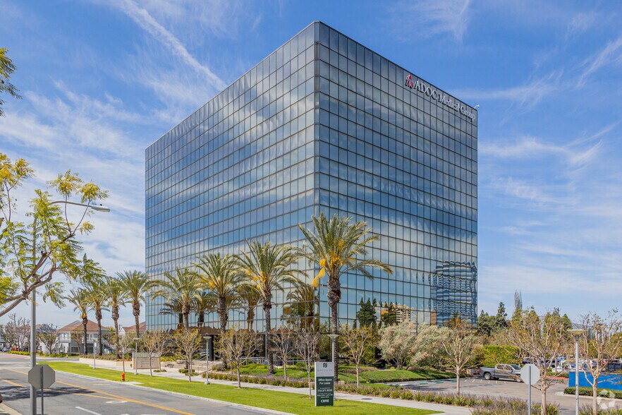 600 City Pky W, Orange, CA à louer - Photo principale - Image 1 de 10