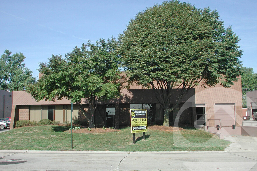 13753 Otterson Ct, Livonia, MI for lease - Building Photo - Image 1 of 4