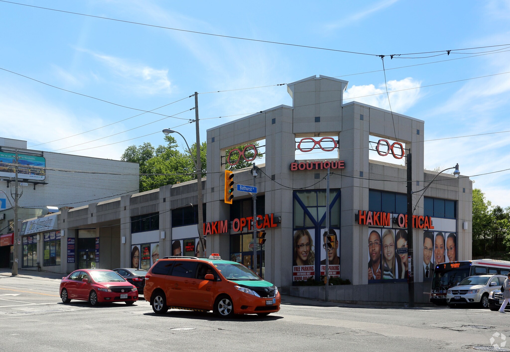 825-839 Eglinton Ave W, Toronto, ON à vendre Photo principale- Image 1 de 1