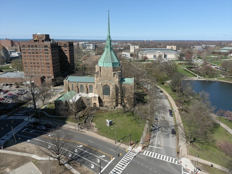 1919 E 107th St, Cleveland, OH à vendre - Photo du bâtiment - Image 2 de 7