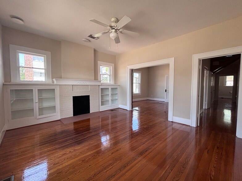 702 W 34th St, Austin, TX for lease - Building Photo - Image 2 of 7