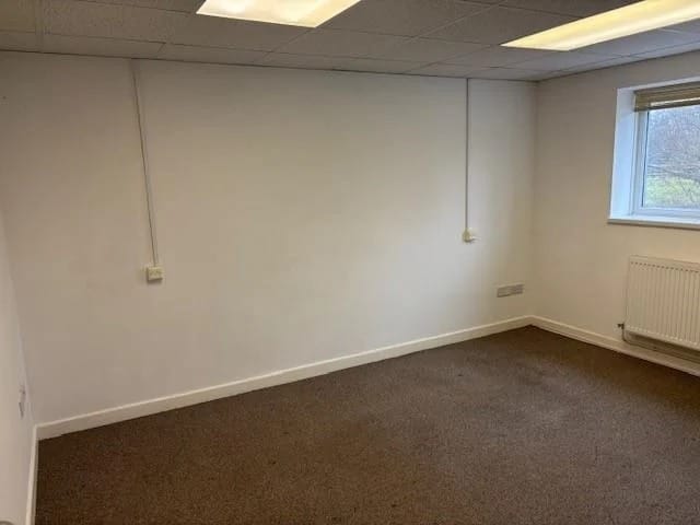 3 Mill Ln, South Petherton for lease - Interior Photo - Image 3 of 3