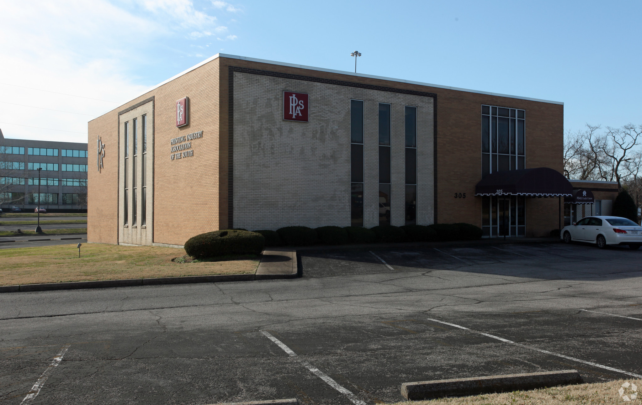 305 Plus Park Blvd, Nashville, TN for lease Building Photo- Image 1 of 9