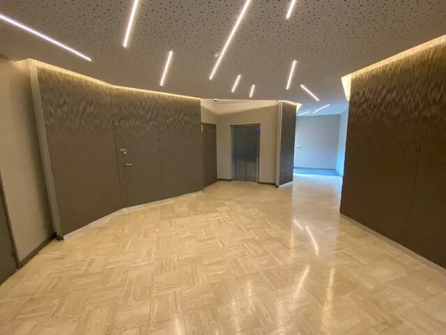 Bureau dans Saint-Gratien à louer - Photo du bâtiment - Image 2 de 6