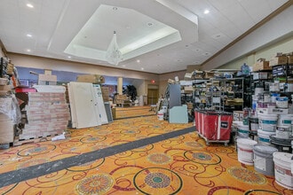 1944 Cedar Creek Rd, Fayetteville, NC for lease Interior Photo- Image 2 of 7