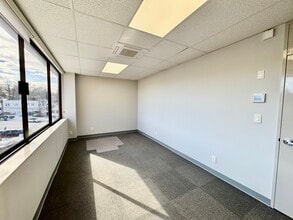 111 Brook St, Scarsdale, NY à louer Photo intérieure- Image 1 de 2