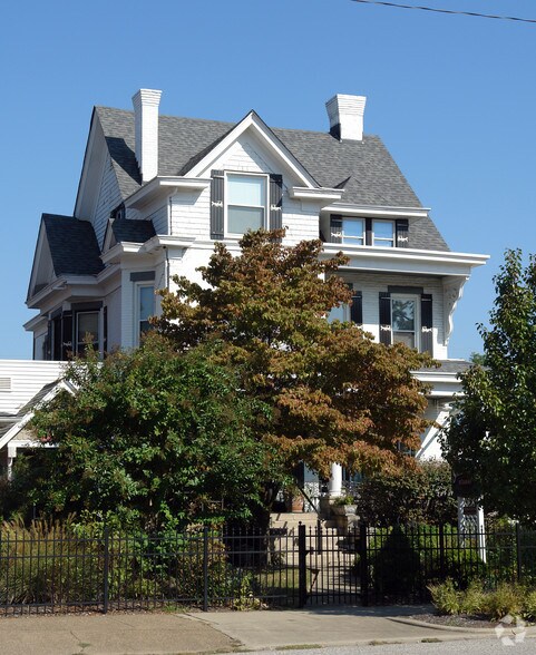 1208 6th Ave, Huntington, WV à vendre - Photo principale - Image 2 de 65