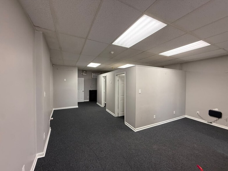 7205-7215 Rising Sun Ave, Philadelphia, PA for lease - Building Photo - Image 2 of 5