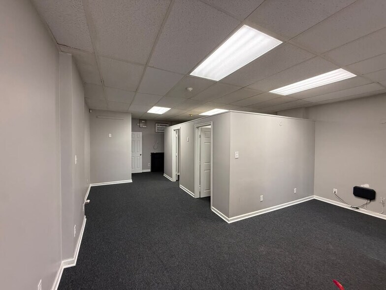 7205-7215 Rising Sun Ave, Philadelphia, PA à louer - Photo du bâtiment - Image 2 de 5