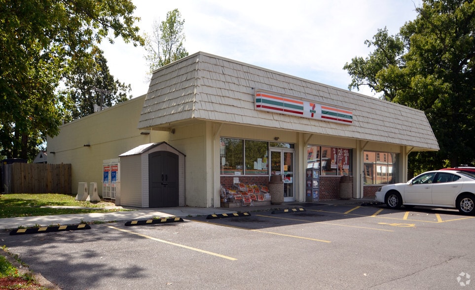 33 Lincoln Park Dr, Buffalo, NY for lease - Building Photo - Image 2 of 3