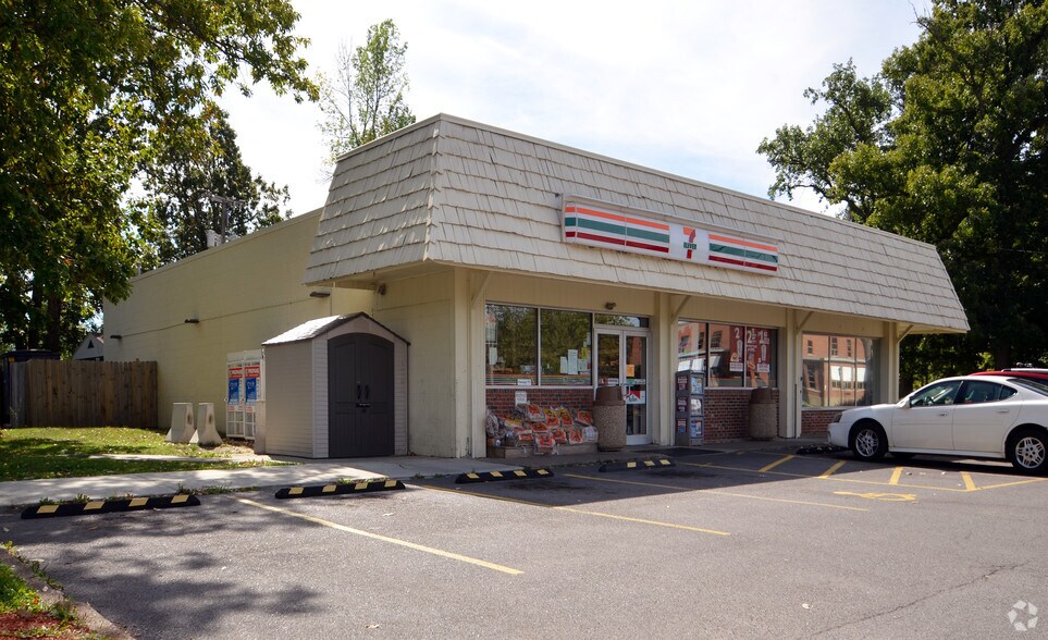 33 Lincoln Park Dr, Buffalo, NY à louer - Photo du bâtiment - Image 2 de 3