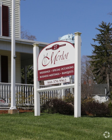 27 Depot St, Broad Brook, CT à vendre - Photo du bâtiment - Image 2 de 34