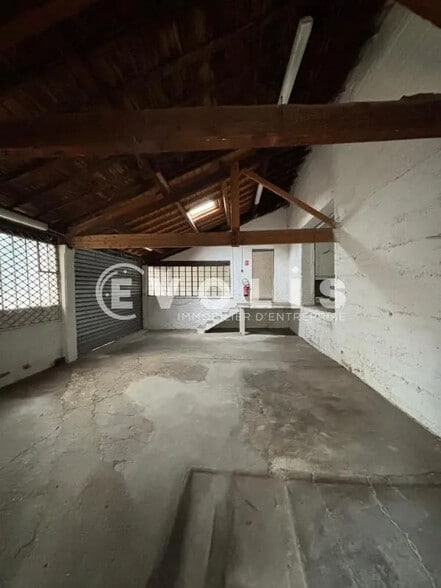 Bureau dans Chasse-sur-Rhône à louer - Photo intérieure - Image 2 de 8