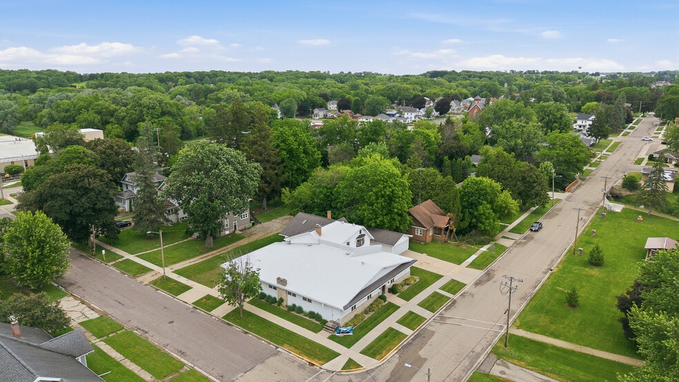 181 S Main St, Markesan, WI à vendre - Photo du bâtiment - Image 3 de 69