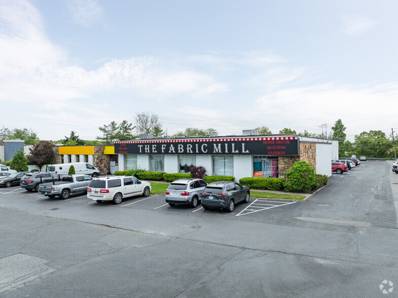 219 S Service Rd, Plainview, NY for lease - Building Photo - Image 2 of 33