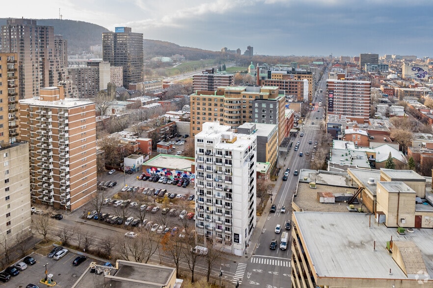 105 Rue Milton, Montréal, QC for sale - Aerial - Image 2 of 28