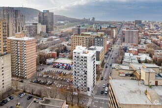 105 Rue Milton, Montréal, QC - AERIAL map view - Image1