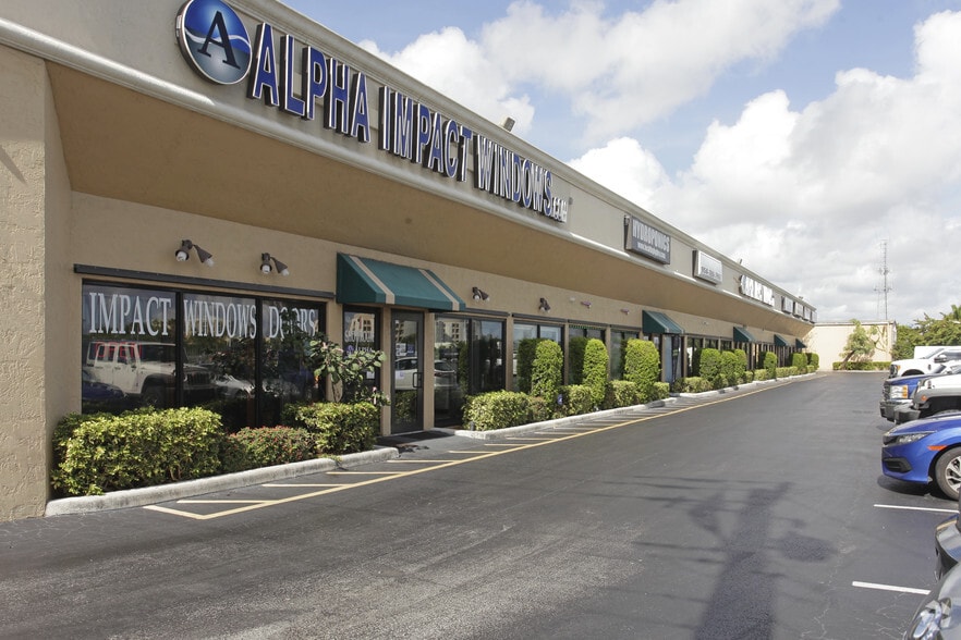 590 SW 9th Ter, Pompano Beach, FL for lease - Building Photo - Image 1 of 11
