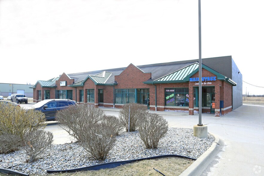 10113-10115 Marine City Hwy, Ira Township, MI à louer - Photo du bâtiment - Image 2 de 6