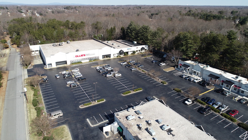 5059 Country Club Rd, Winston-Salem, NC à louer - Aérien - Image 3 de 10