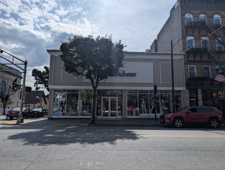494 Broadway, Bayonne, NJ for lease - Building Photo - Image 2 of 5