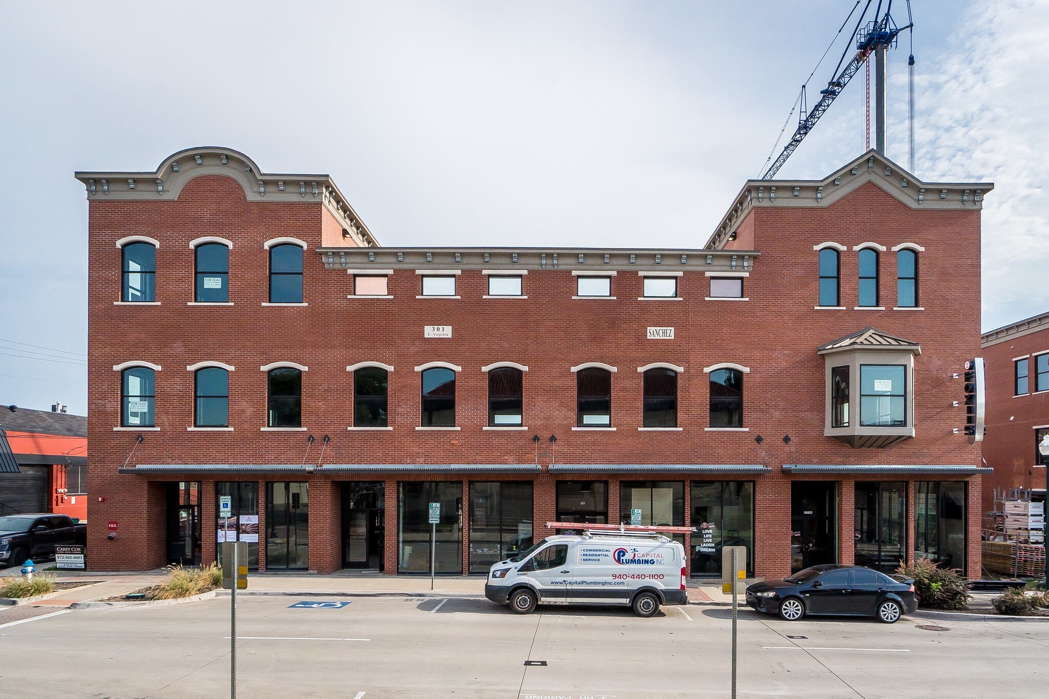 301 E Virginia St, McKinney, TX à louer Photo du bâtiment- Image 1 de 9
