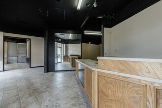 4601 S Loop 289, Lubbock, TX for lease Interior Photo- Image 2 of 9