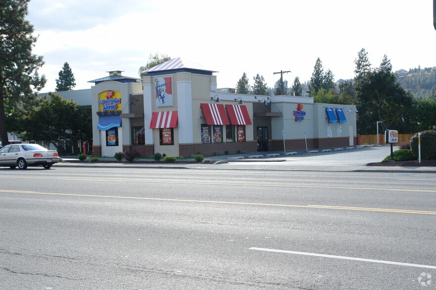 9229 N Division St, Spokane, WA à louer - Photo du bâtiment - Image 2 de 3