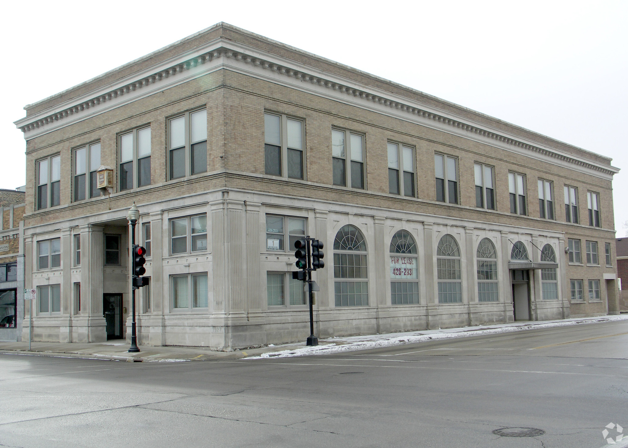 903-905 Oregon St, Oshkosh, WI for sale Primary Photo- Image 1 of 1