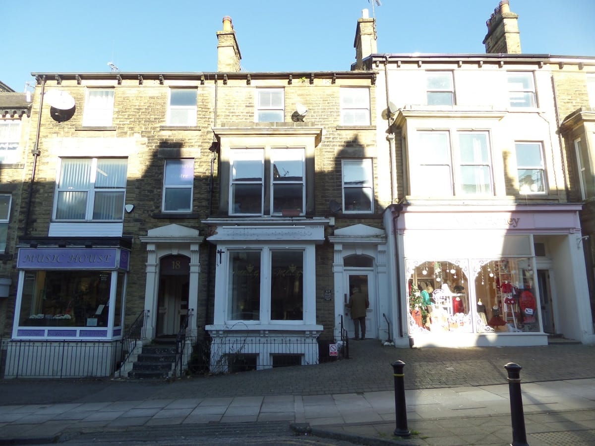 16 Cheltenham Parade, Harrogate for sale Primary Photo- Image 1 of 2