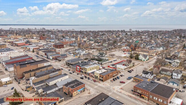 Plus de détails pour 1211 Ludington St, Escanaba, MI - Bureau à vendre