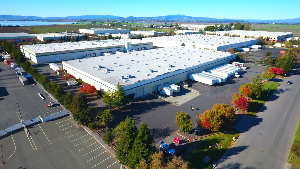 1245 Commerce Blvd, American Canyon, CA à louer - Photo du bâtiment - Image 2 de 11