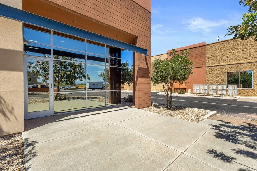 7318 S 89th Pl, Mesa, AZ à vendre - Photo du bâtiment - Image 2 de 3