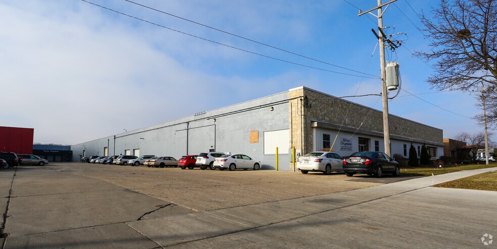 5425-5435 N 27th St, Milwaukee, WI à vendre - Photo du bâtiment - Image 2 de 19