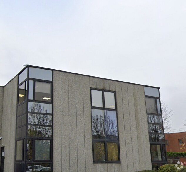 Local d'activités dans Roissy-en-France à vendre - Photo principale - Image 1 de 1