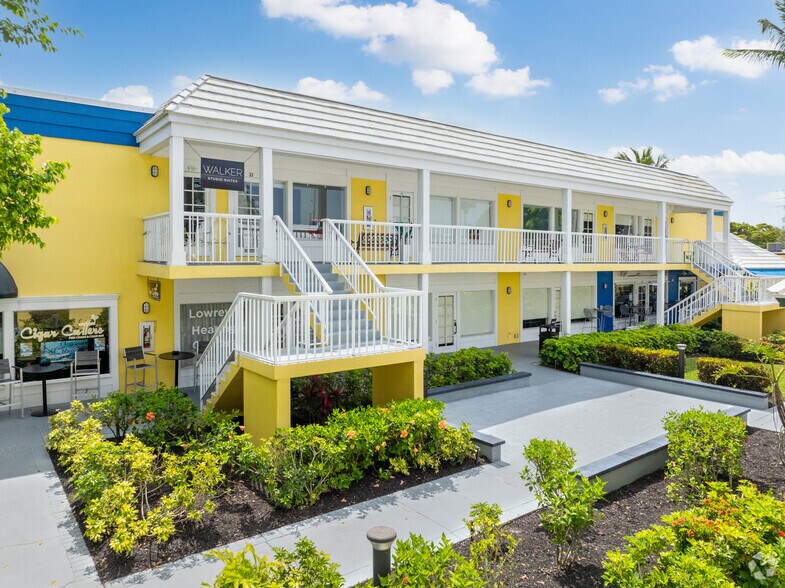 13451 Mcgregor Blvd, Fort Myers, FL à louer - Photo du bâtiment - Image 3 de 7