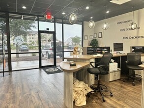 4821 Lj Pky, Sugar Land, TX for lease Interior Photo- Image 2 of 5