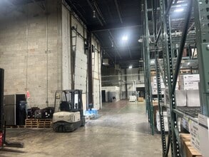 365 Blair Rd, Avenel, NJ à louer Photo intérieure- Image 2 de 11