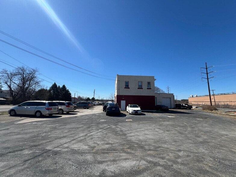 6535 Tilghman St, Allentown, PA à louer - Photo du bâtiment - Image 2 de 7
