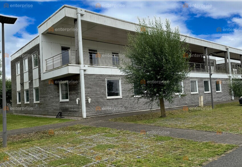 Bureau dans Sainghin-en-Mélantois à vendre - Photo du bâtiment - Image 2 de 5
