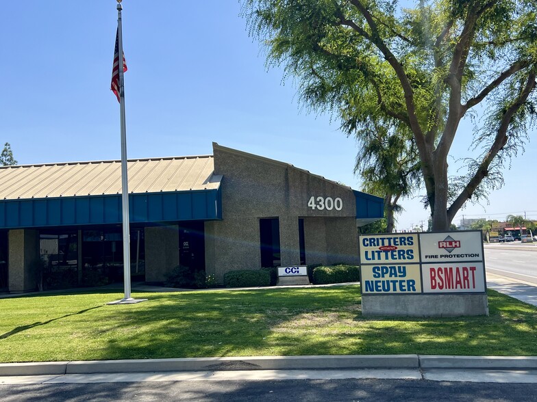 4300 Stine Rd, Bakersfield, CA for lease - Building Photo - Image 2 of 3