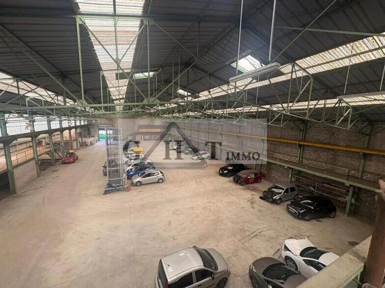 Industrial in Melun for sale - Interior Photo - Image 1 of 6