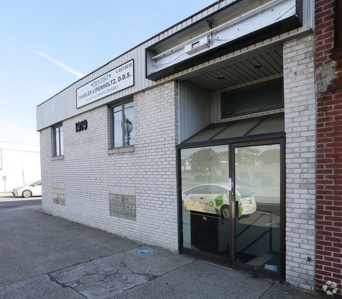 1919 Deer Park Ave, Deer Park, NY for sale - Building Photo - Image 2 of 33