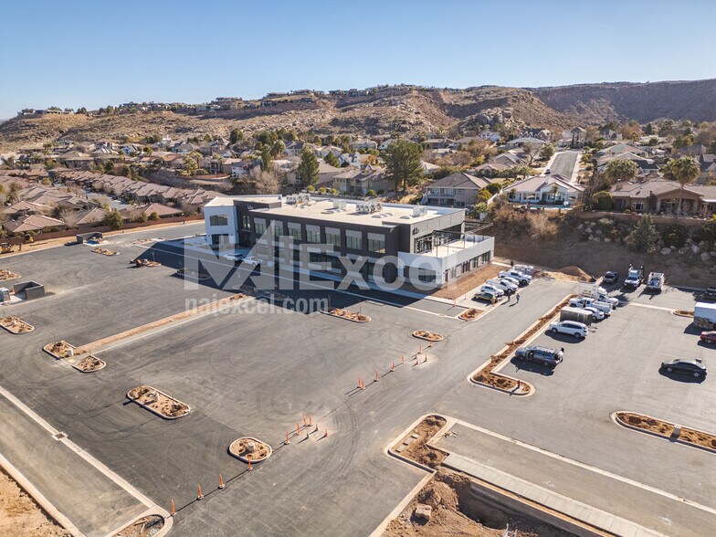 1575 River Rd, St George, UT à vendre - Photo du bâtiment - Image 2 de 3