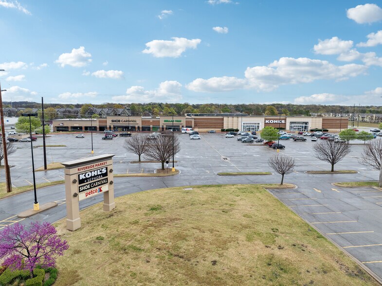 9595 S Delaware Ave, Tulsa, OK à louer - Photo du bâtiment - Image 2 de 26