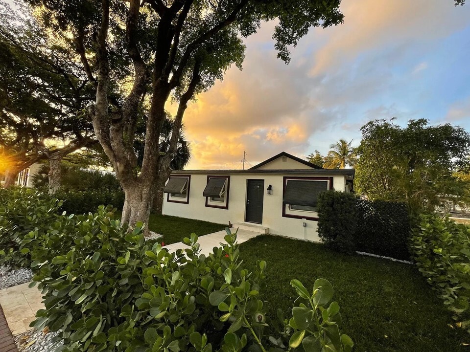 1107 Atlantic, Delray Beach, FL for lease Primary Photo- Image 1 of 3