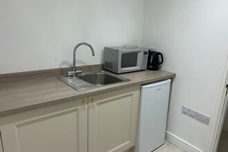 55 Fore St, Salcombe for lease Interior Photo- Image 1 of 14